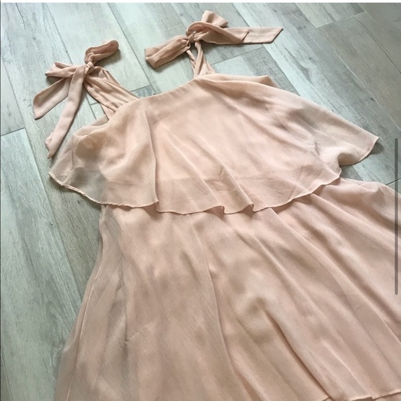 H&M tiered plush maxi dress - Picture 5 of 5